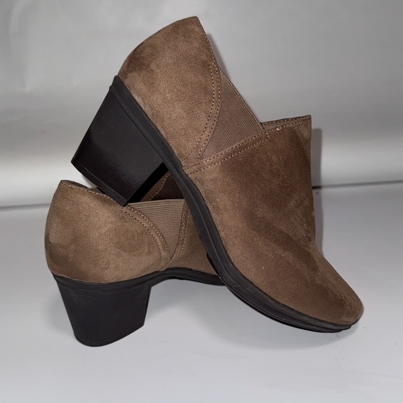 Mia Amore Shoes - Mia Amore Womens Kendra Taupe Ankle Block Heel Booties Size 8W Shoes Preowned